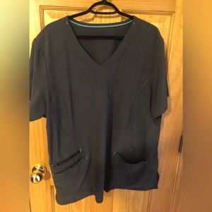 2/15$ ✨ Scrubstar Grey Scrub Top